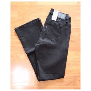 Levi’s Curvy Bootcut Jeans